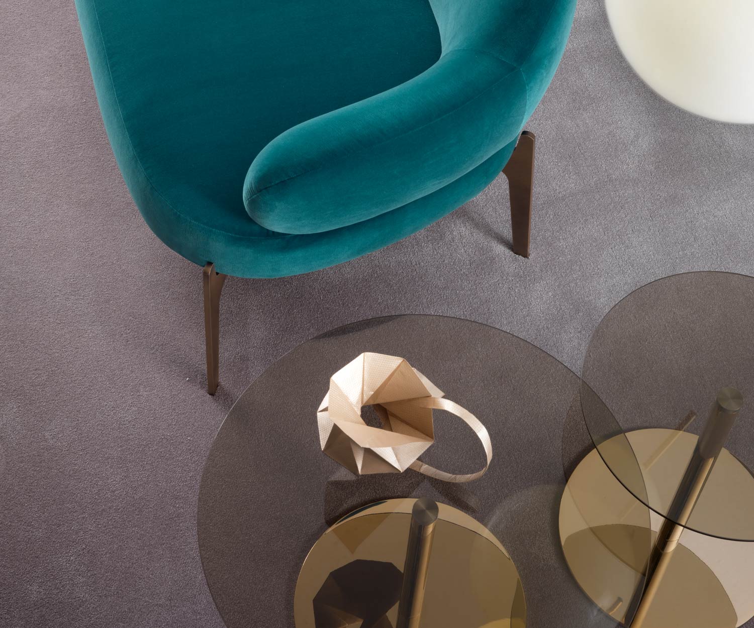 Haute qualité Marelli Canapé Table en verre Break Detail Plateau de table transparent Fauteuil de salon Haute qualité Marelli Canapé Table en verre Break Detail Plateau de table transparent Fauteuil de salon
