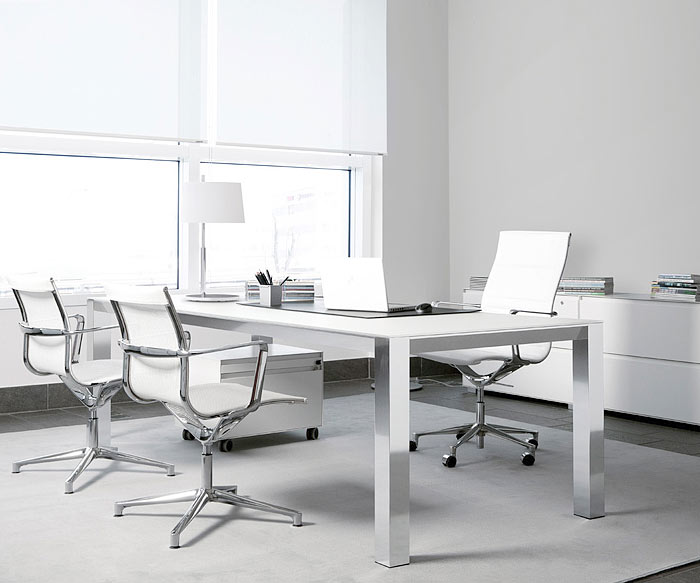Table de bureau design ICF P80 Manager avec plateau HPL Table de bureau design ICF P80 Manager avec plateau HPL