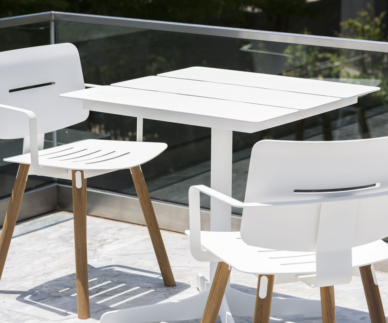 Oasiq Ceru Aluminium Table à manger L 70 cm blanc Oasiq Ceru Aluminium Table à manger L 70 cm blanc